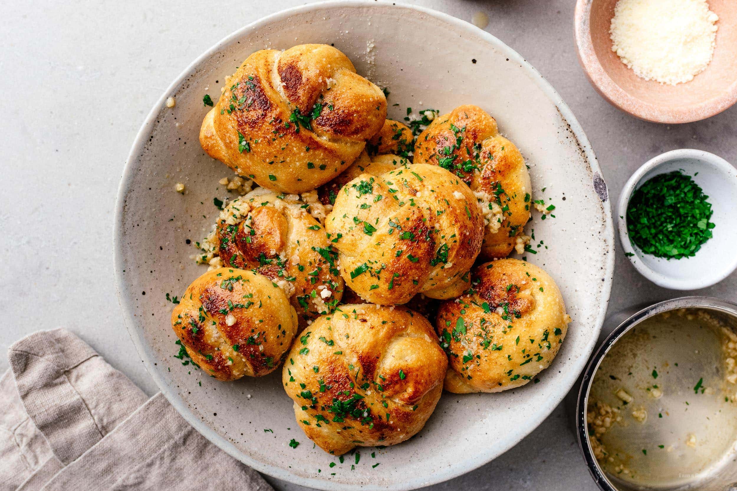 parmesan garlic knots | www.iamafoodblog.com