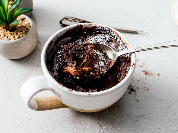 Easy 2 Minute Chocolate Mug Cake